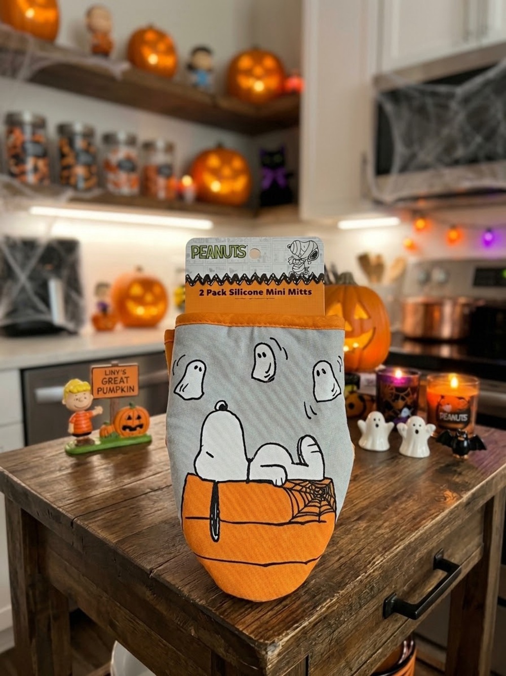 Peanuts Silicone Oven Mitts in Orange & White with Snoopy Halloween Art